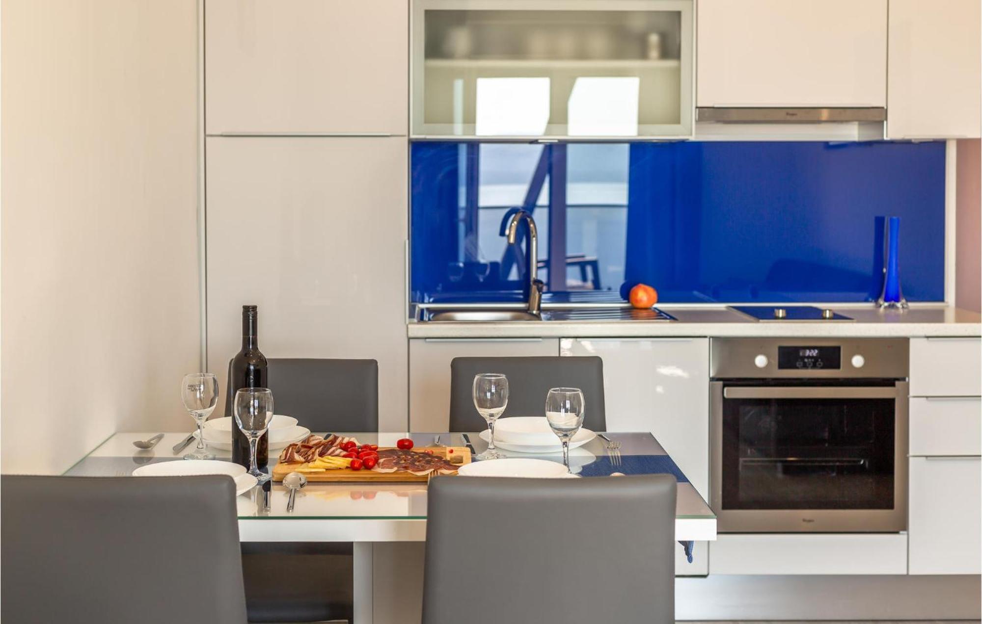 Amazing Apartment In Medici With Kitchen Kutlesa Luaran gambar