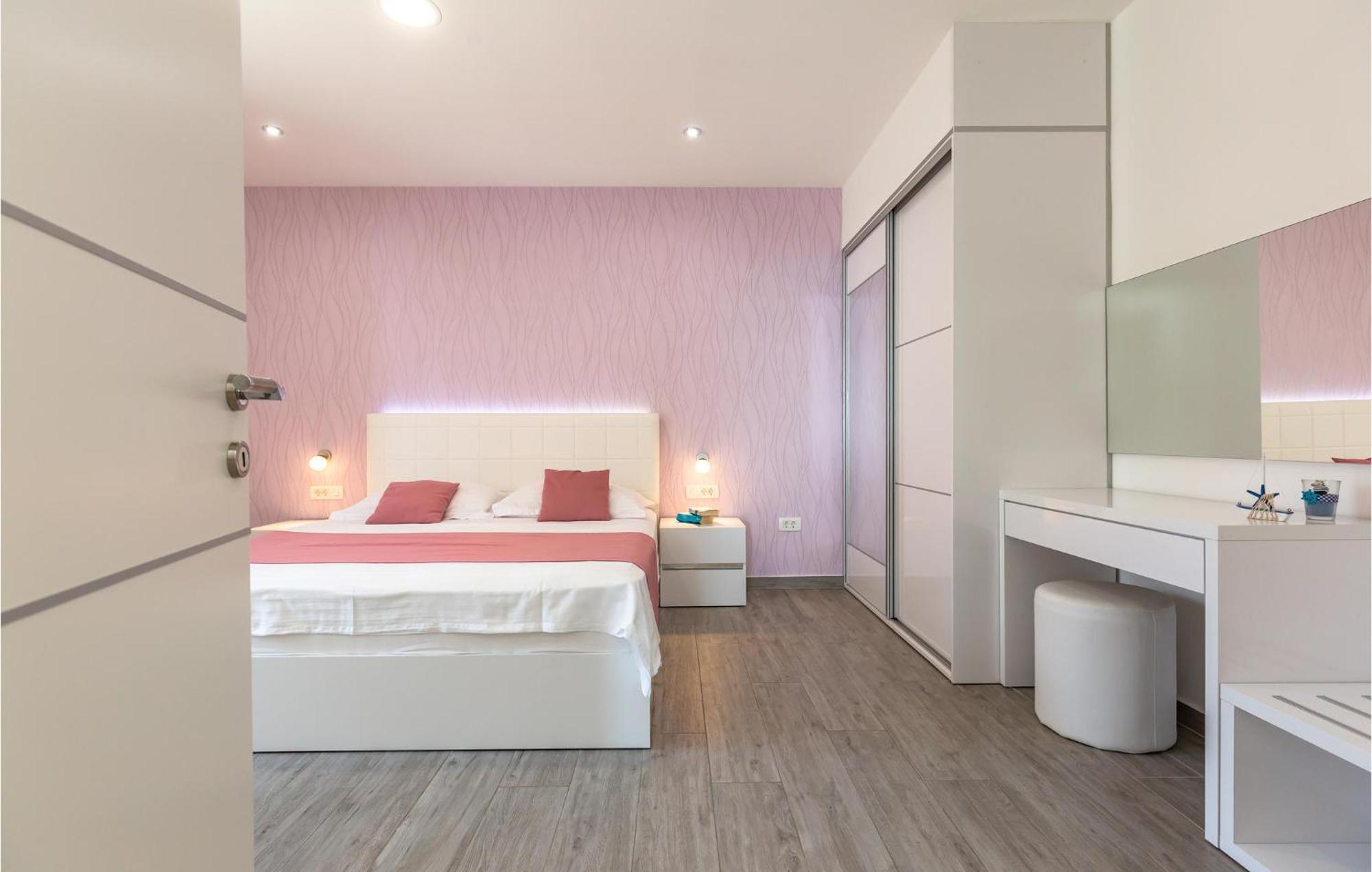 Amazing Apartment In Medici With Kitchen Kutlesa Luaran gambar