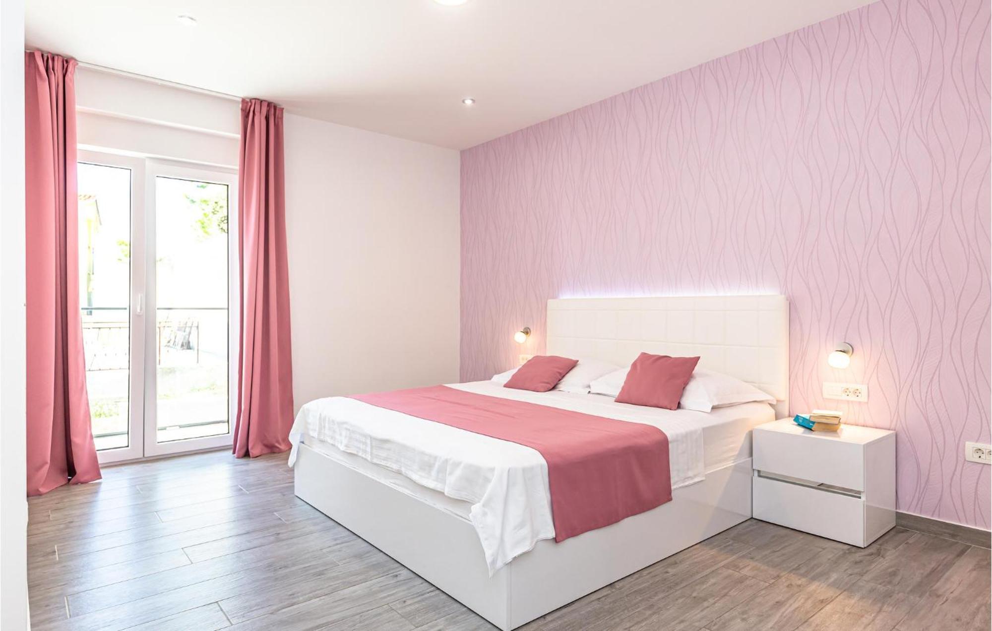 Amazing Apartment In Medici With Kitchen Kutlesa Luaran gambar