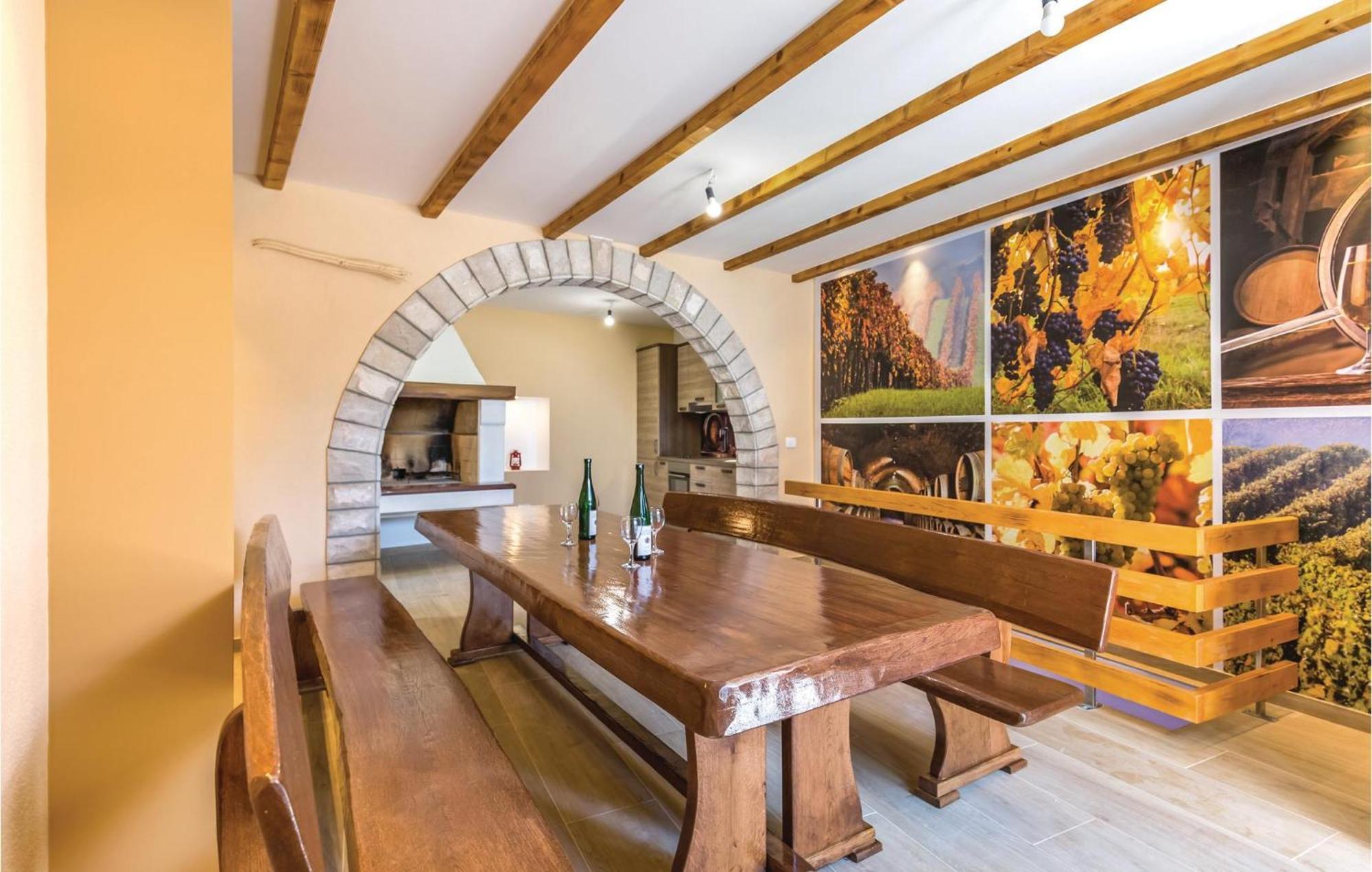 Amazing Apartment In Medici With Kitchen Kutlesa Luaran gambar